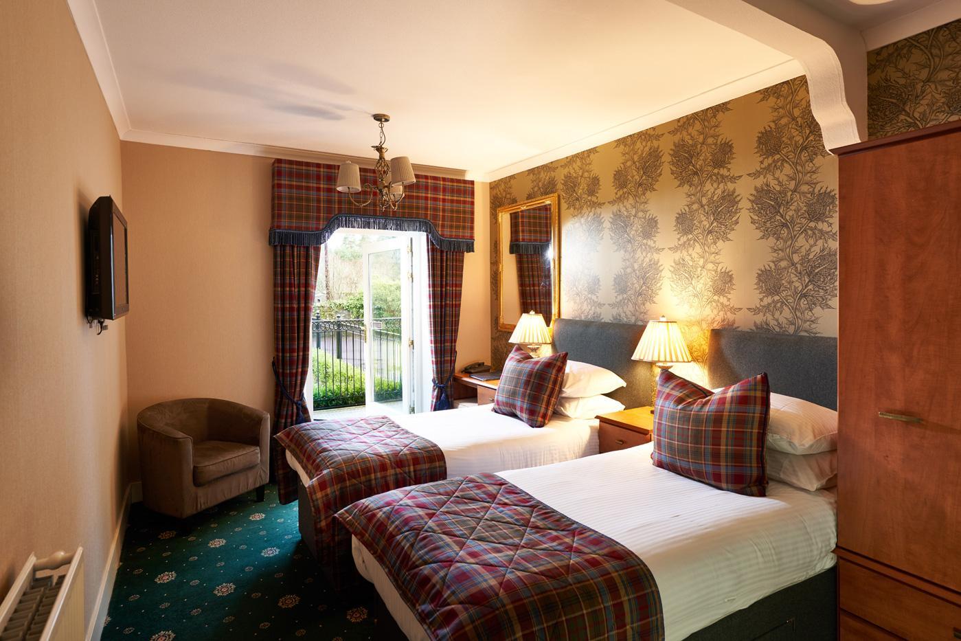 Loch Kinord Hotel Dinnet Eksteriør bilde